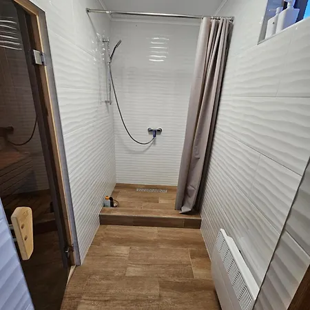 Apartament Toparti Roenkhaz *